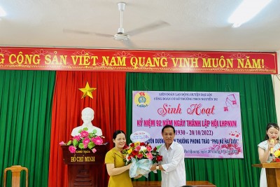 CÔNG ĐOÀN TRƯỜNG THCS NGUYỄN DU TỔ CHỨC SINH HOẠT KỈ NIỆM NGÀY PHỤ NỮ VIỆT NAM